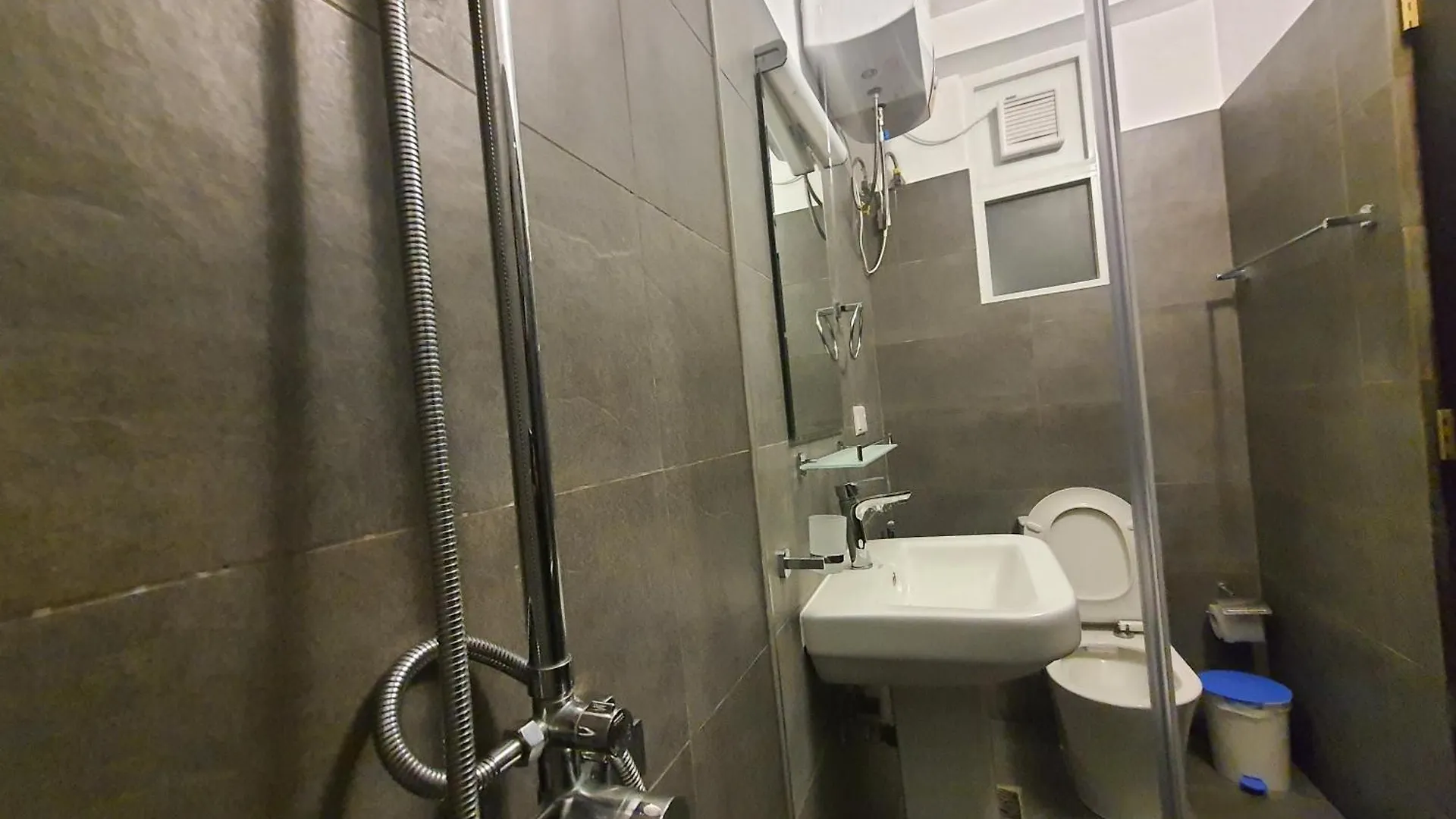 Green Mount View Two Bed Room Apartment Nuwara Eliya