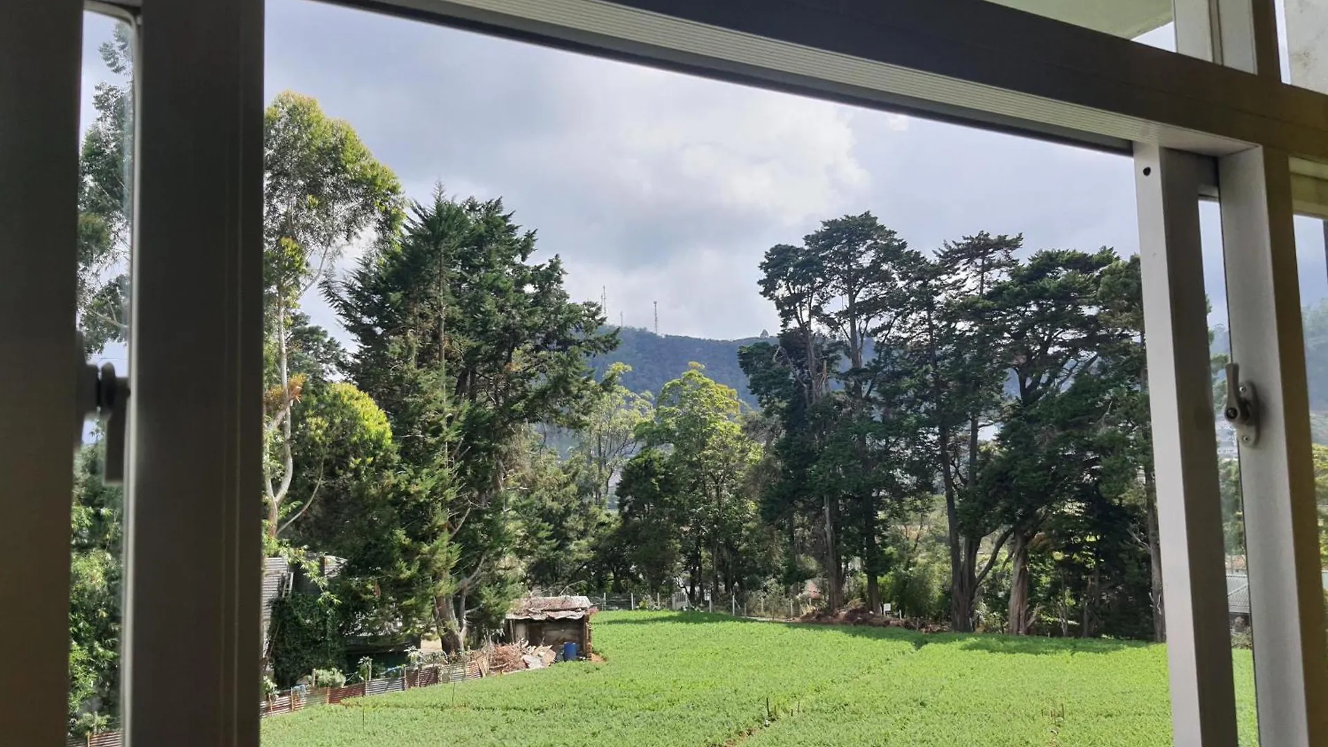 Green Mount View Two Bed Room Apartment Nuwara Eliya Sri Lanka