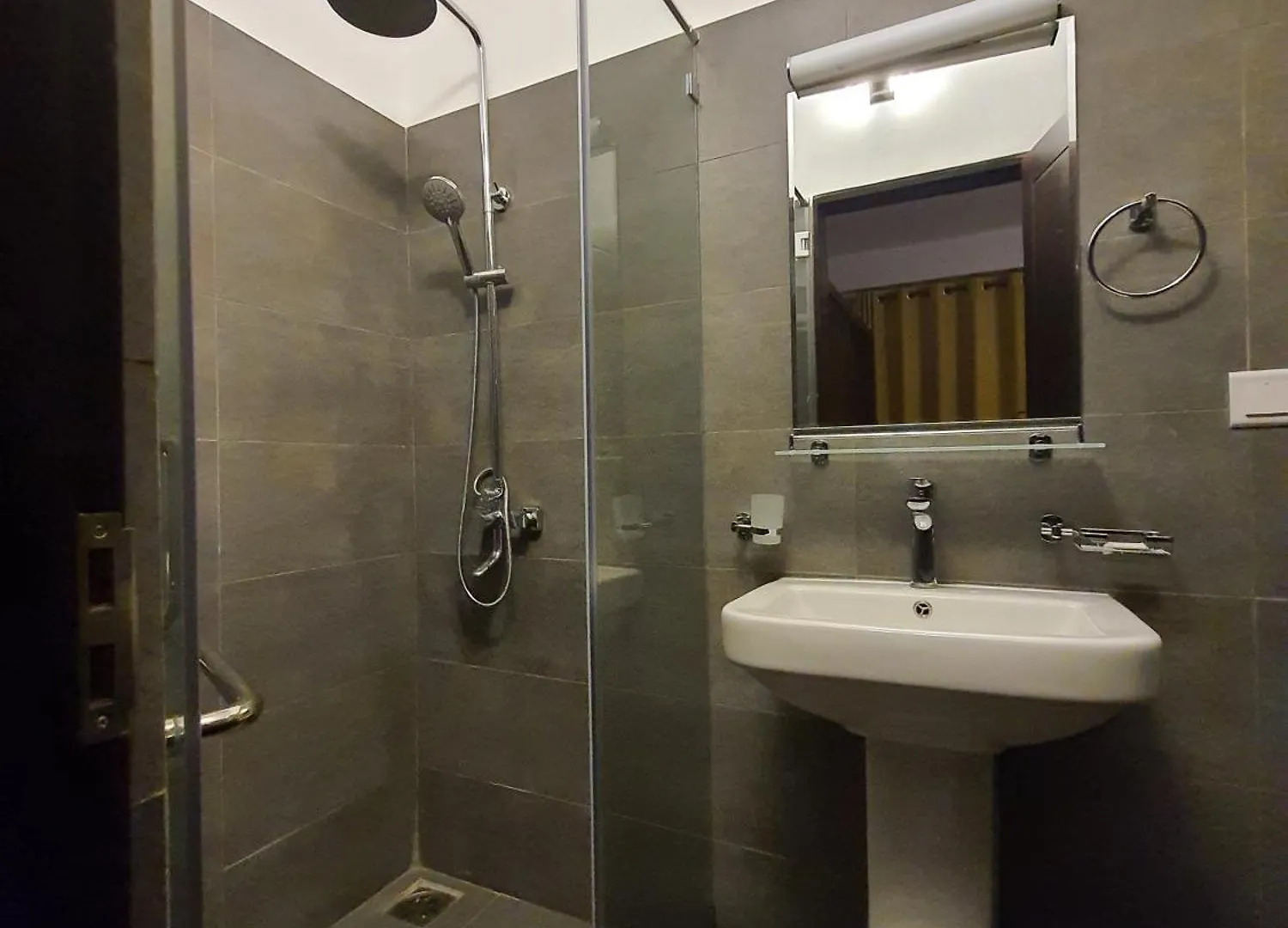 Green Mount View Two Bed Room Apartment Nuwara Eliya