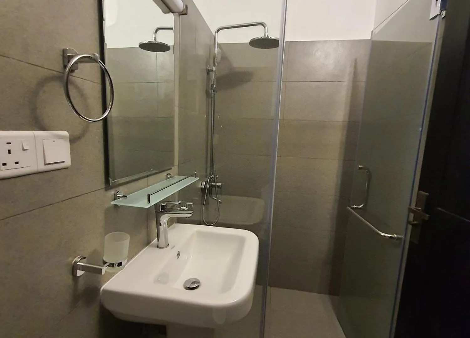 Green Mount View Two Bed Room Apartment Nuwara Eliya Sri Lanka